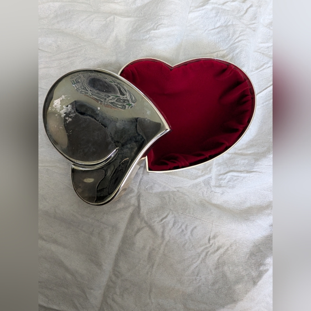 Silver plated Heart Shaped Trinket Dish Box With Lid Red Velvet Interior